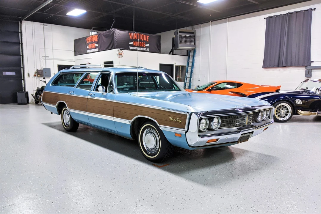 1969 Chrysler Town & Country - Image 16 of 31