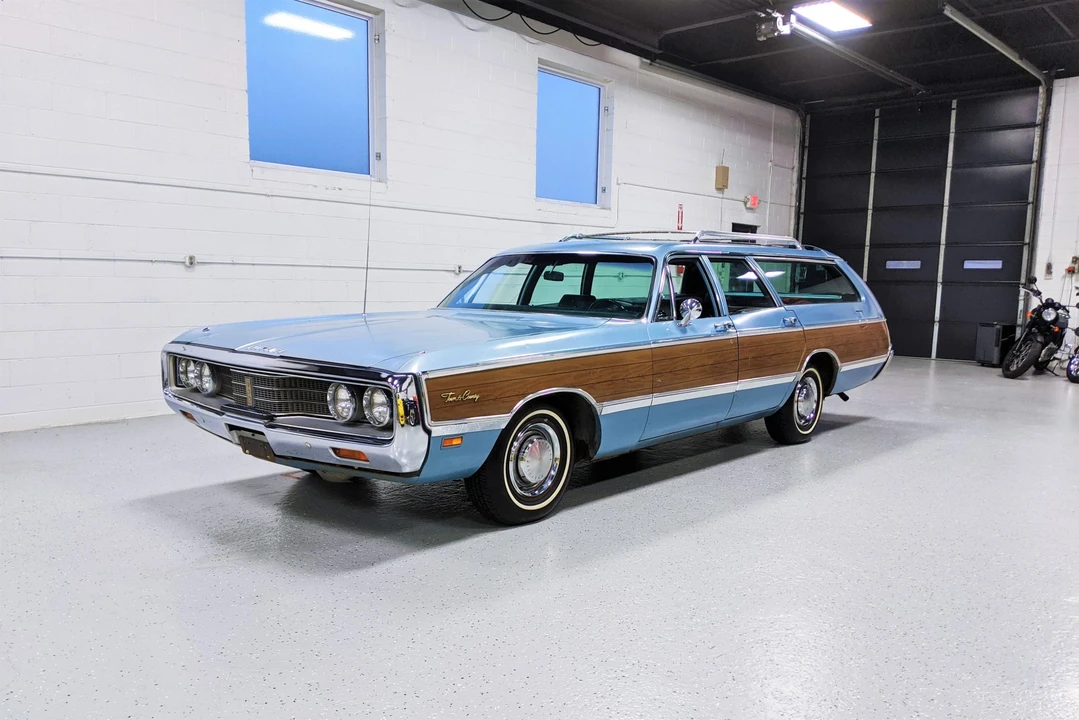 1969 Chrysler Town & Country - Image 3 of 31