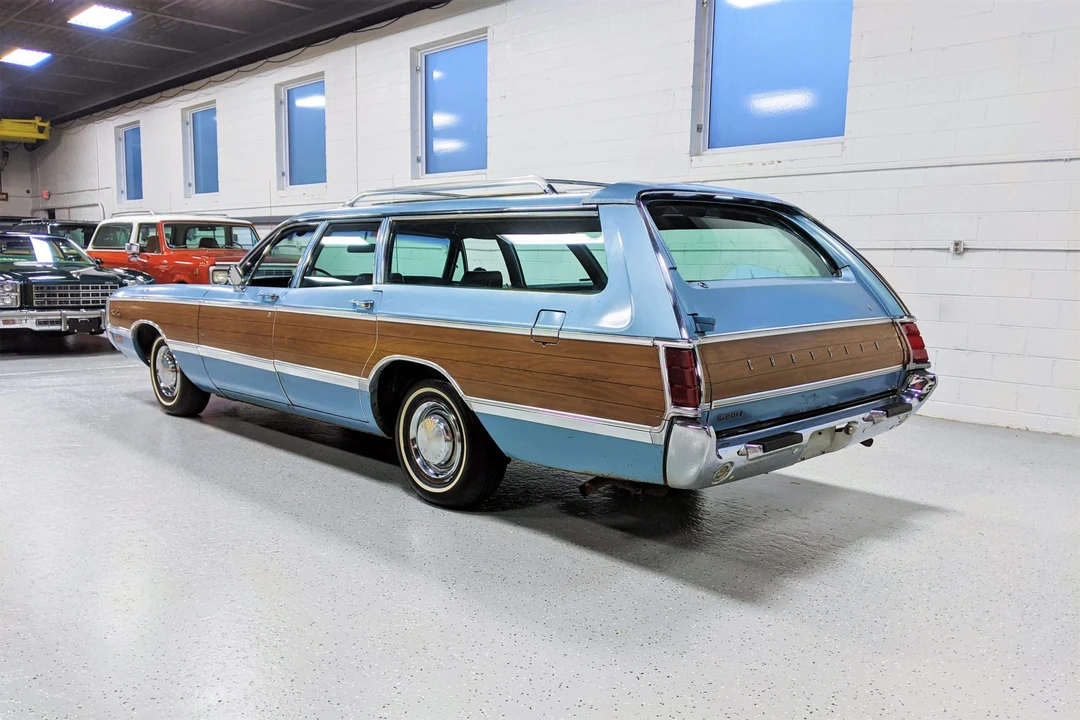 1969 Chrysler Town & Country - Image 6 of 31