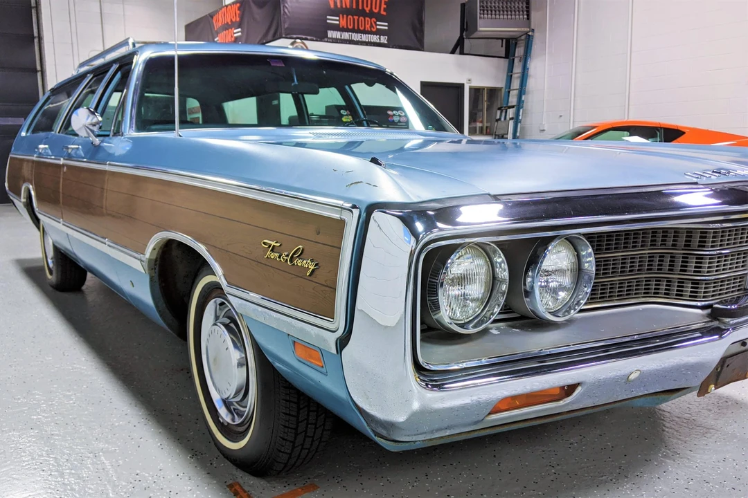 1969 Chrysler Town & Country - Image 23 of 31