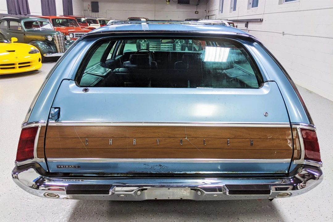 1969 Chrysler Town & Country - Image 10 of 31