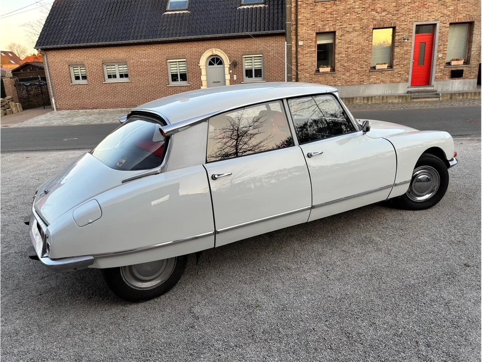 1969 Citroen DS19 - Image 3 of 26
