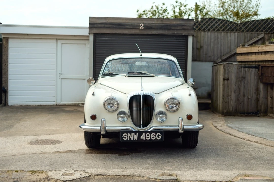 1969 Daimler - Image 9 of 30