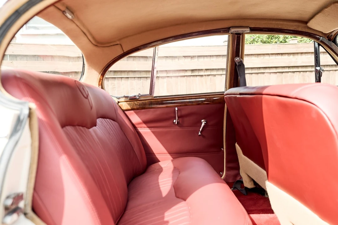 1969 Daimler - Image 22 of 30