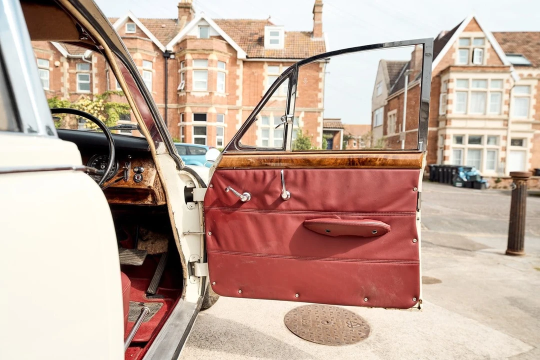 1969 Daimler - Image 4 of 30