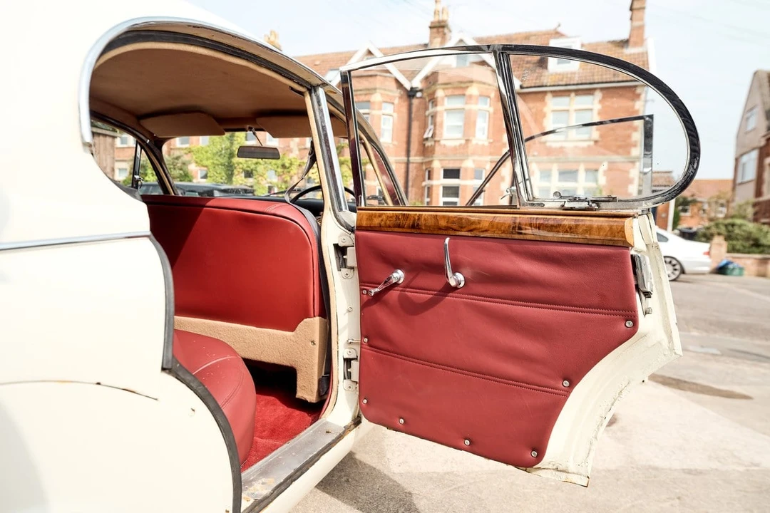 1969 Daimler - Image 10 of 30