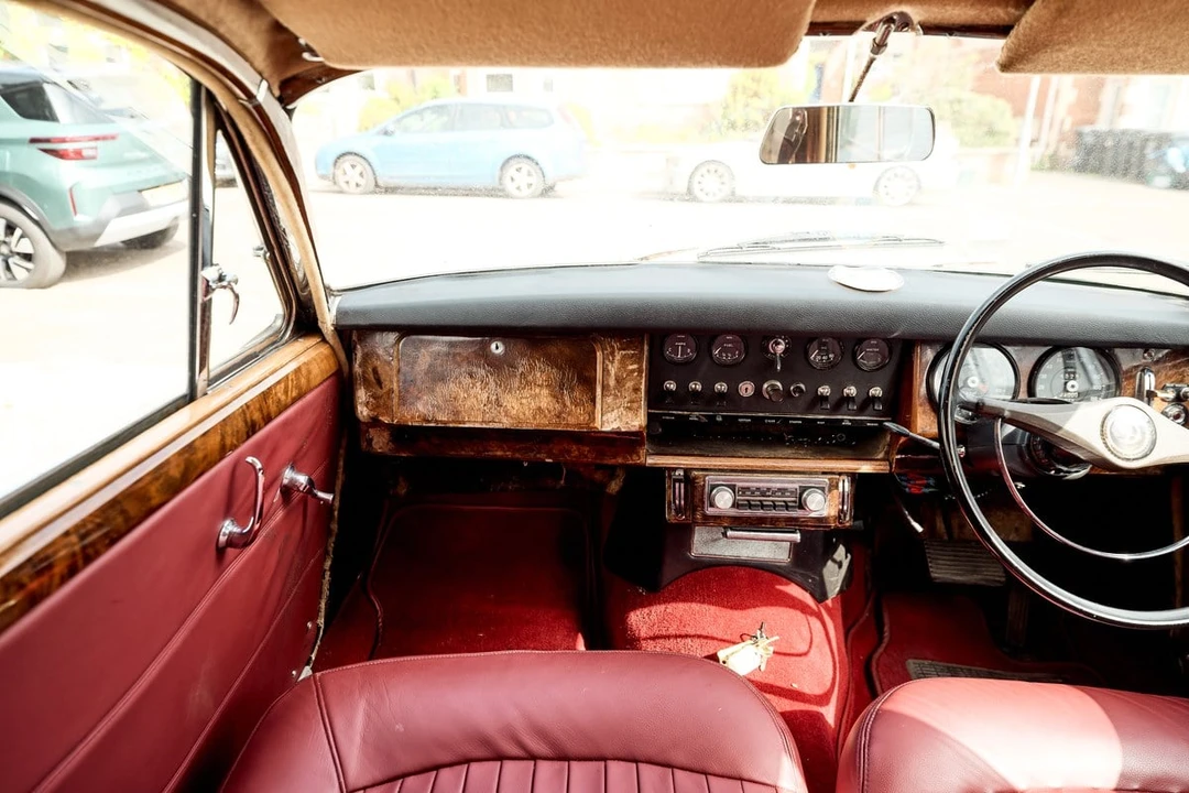 1969 Daimler - Image 18 of 30