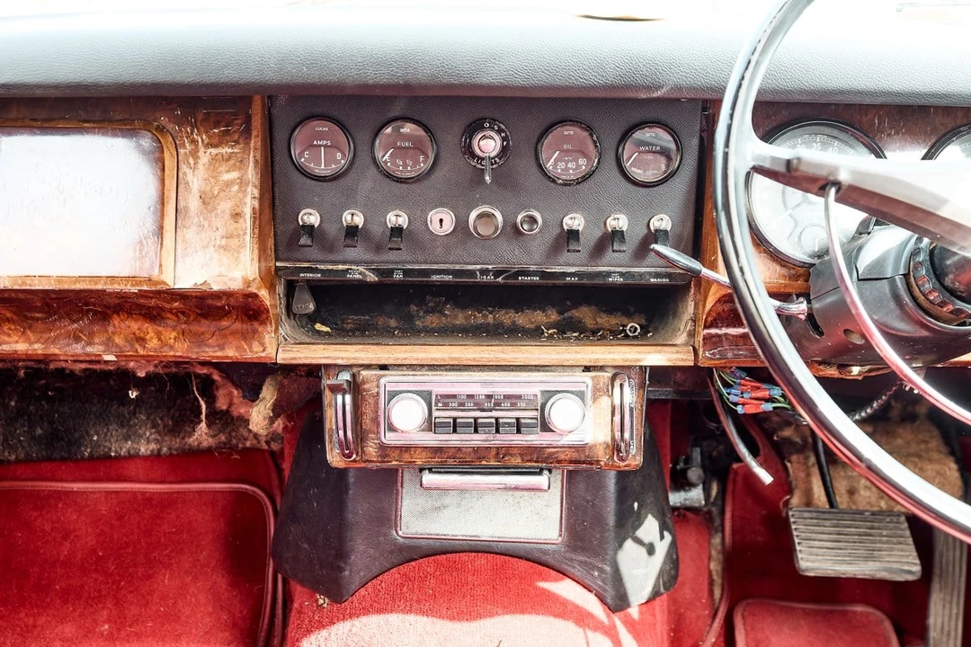 1969 Daimler - Image 6 of 30
