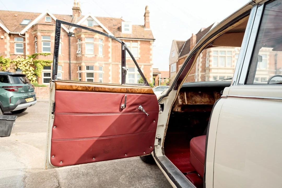 1969 Daimler SP250 - Image 8 of 30