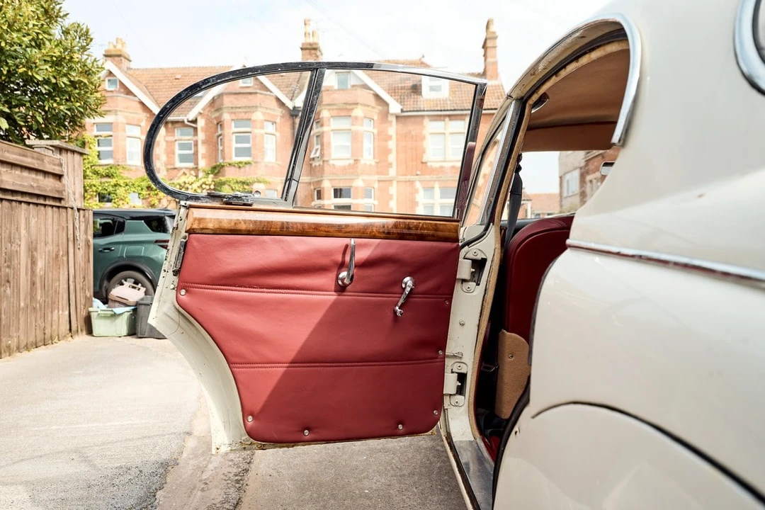 1969 Daimler SP250 - Image 14 of 30