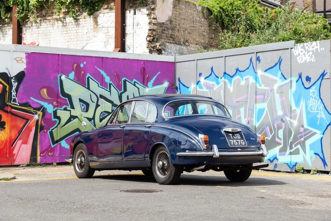 1969 Daimler - Image 8 of 30
