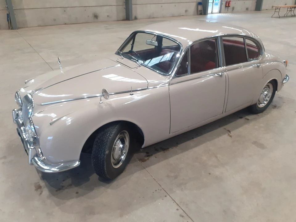 1969 Daimler - Image 2 of 30