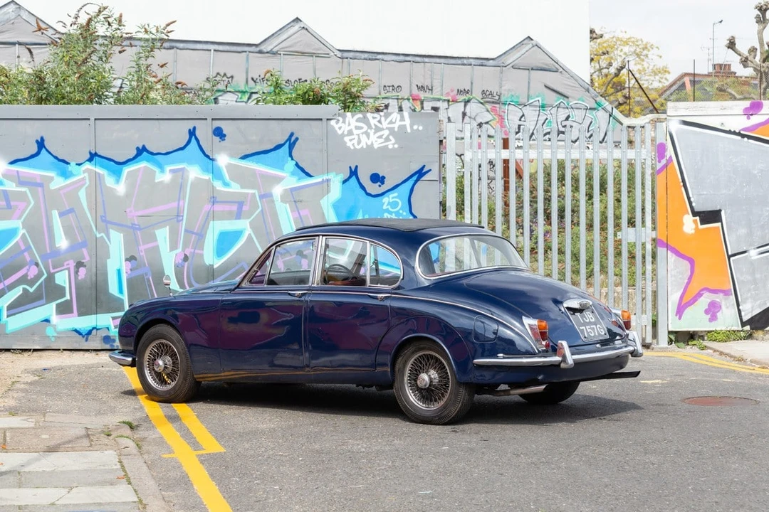 1969 Daimler - Image 13 of 30