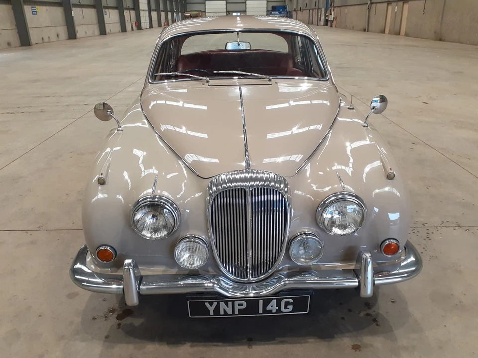 1969 Daimler - Image 7 of 30