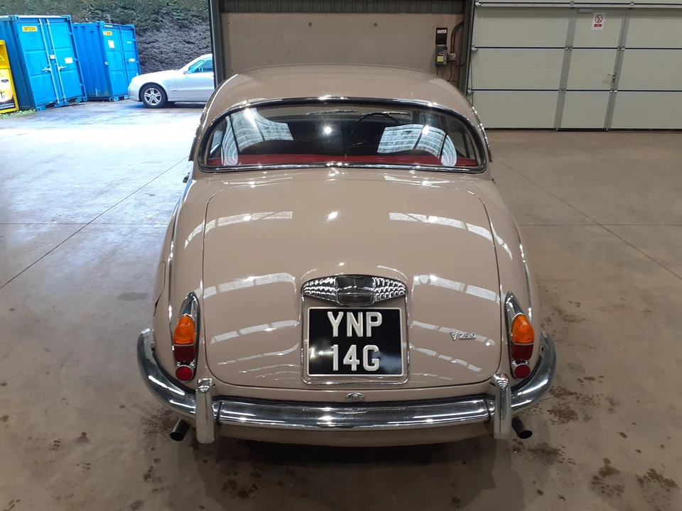 1969 Daimler - Image 9 of 30