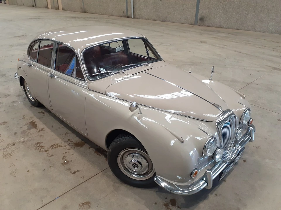 1969 Daimler - Image 5 of 30