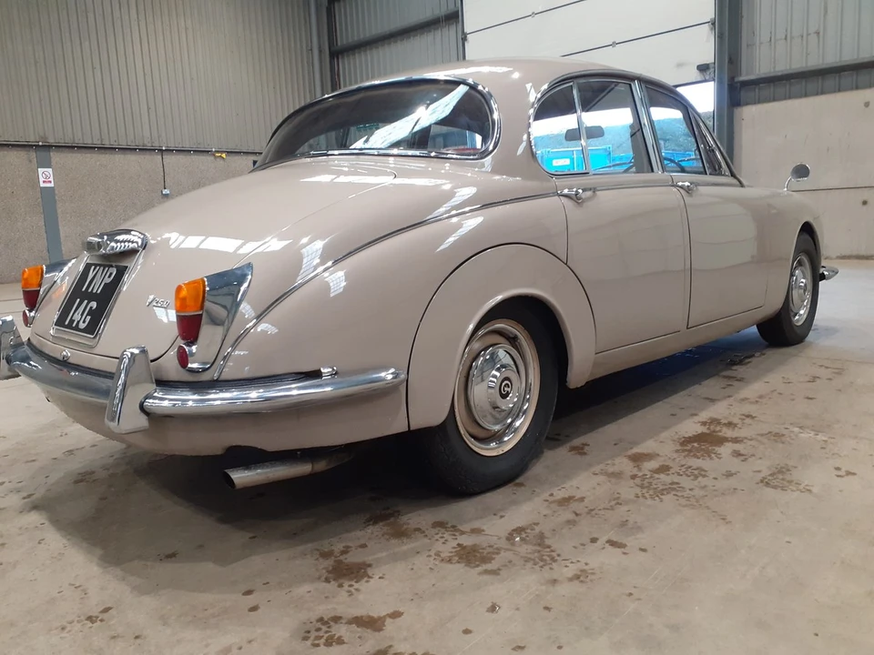 1969 Daimler - Image 4 of 30