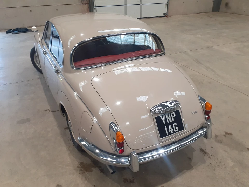 1969 Daimler - Image 15 of 30