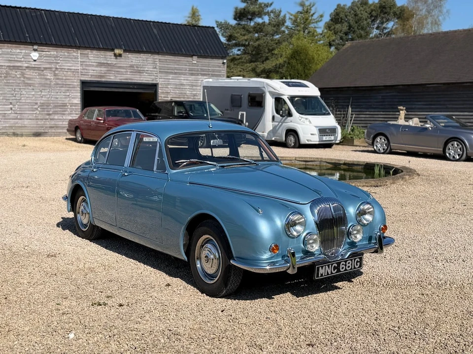 1969 Daimler - Image 13 of 30
