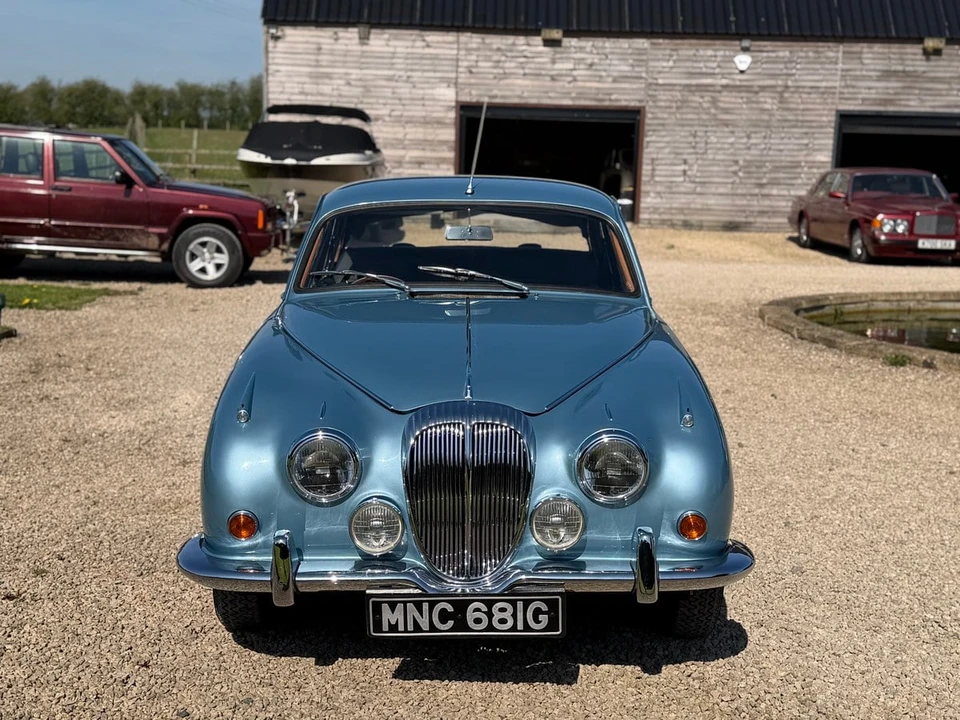 1969 Daimler - Image 14 of 30