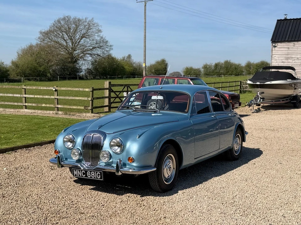 1969 Daimler - Image 15 of 30