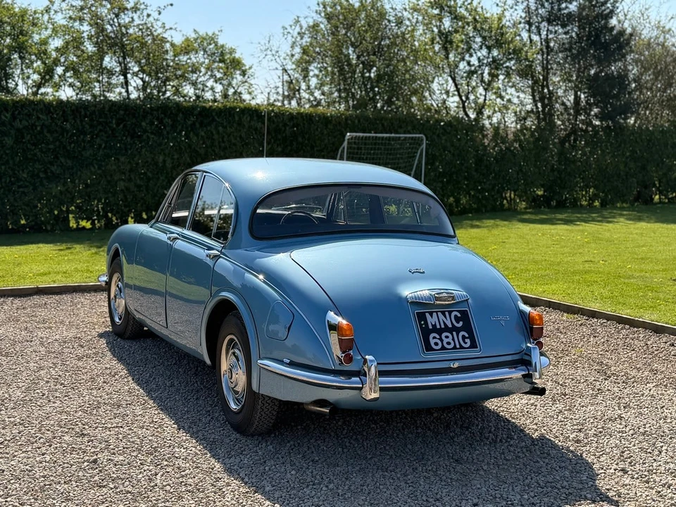 1969 Daimler - Image 17 of 30