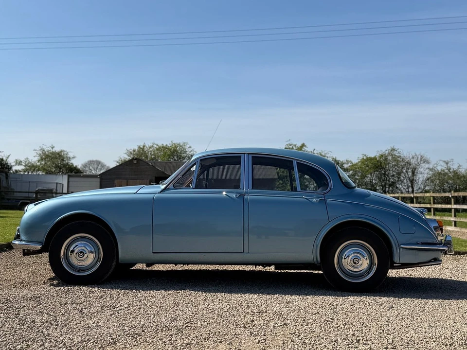 1969 Daimler - Image 24 of 30