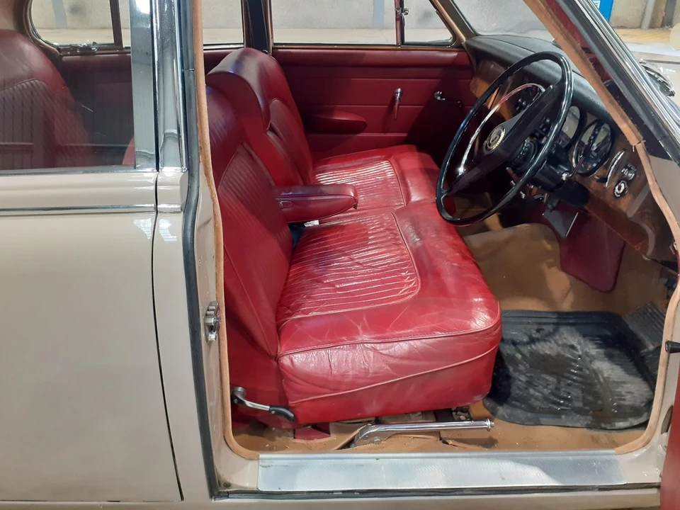 1969 Daimler - Image 19 of 30
