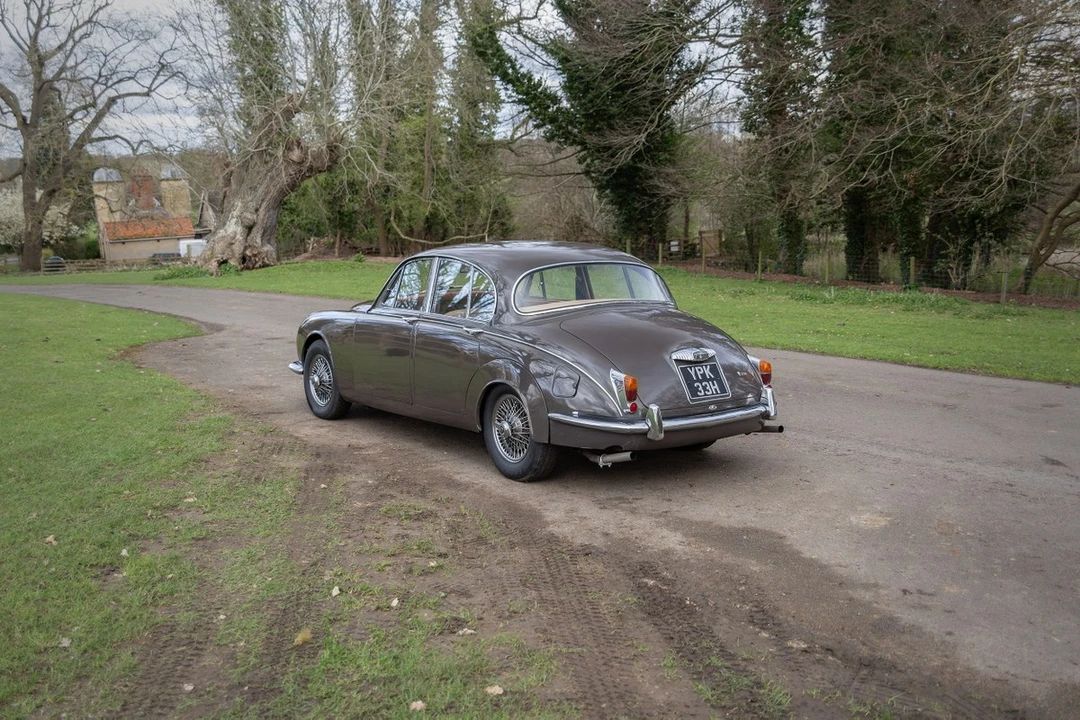 1969 Daimler - Image 11 of 30