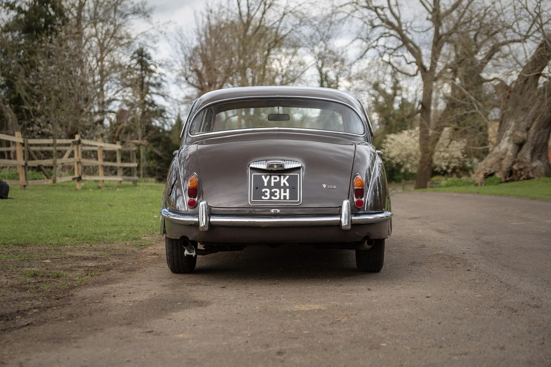 1969 Daimler - Image 9 of 30