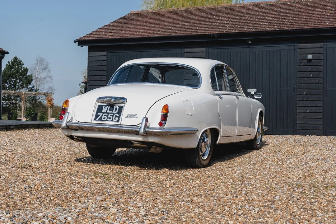1969 Daimler - Image 9 of 30
