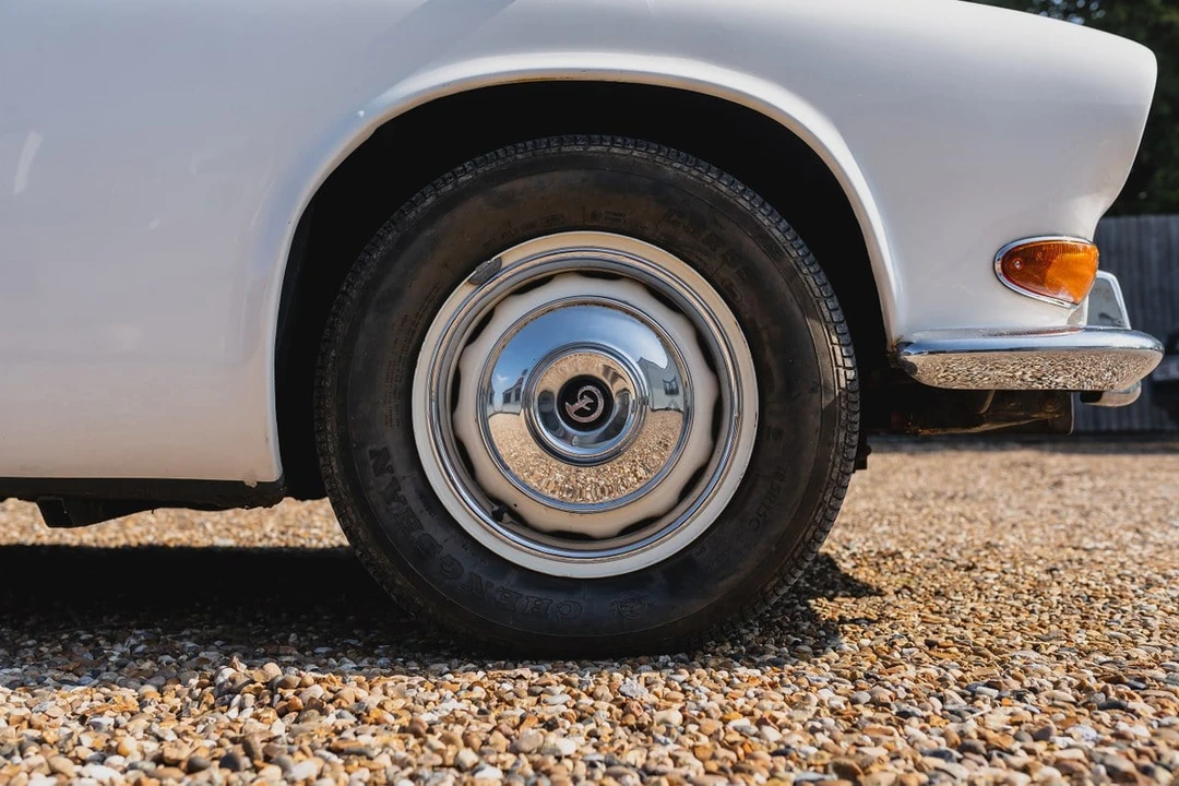 1969 Daimler - Image 15 of 30