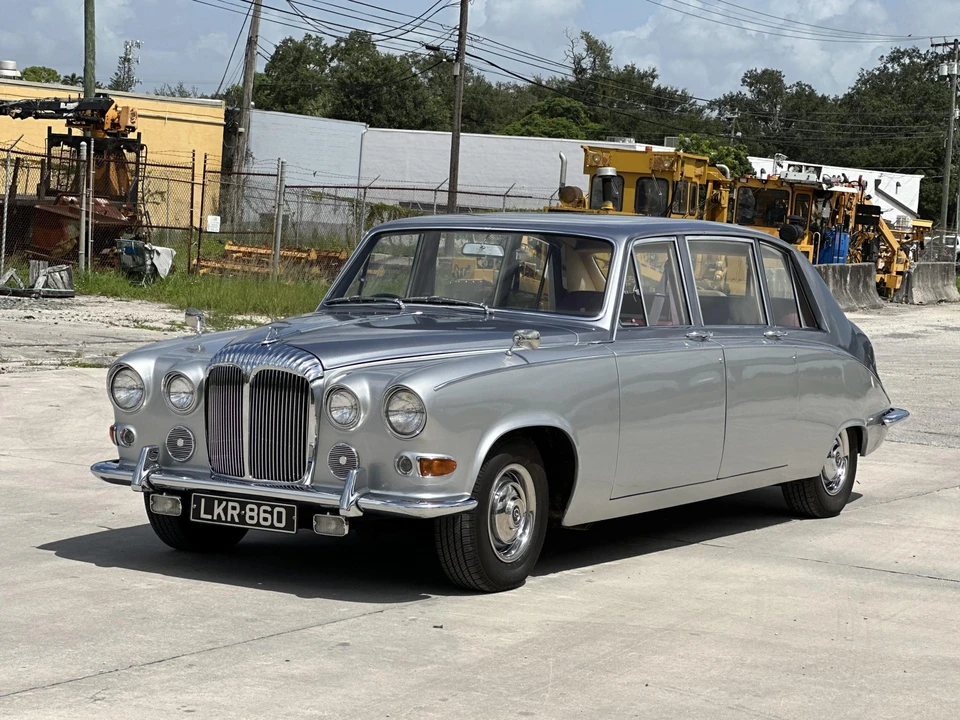 1969 Daimler - Image 23 of 31