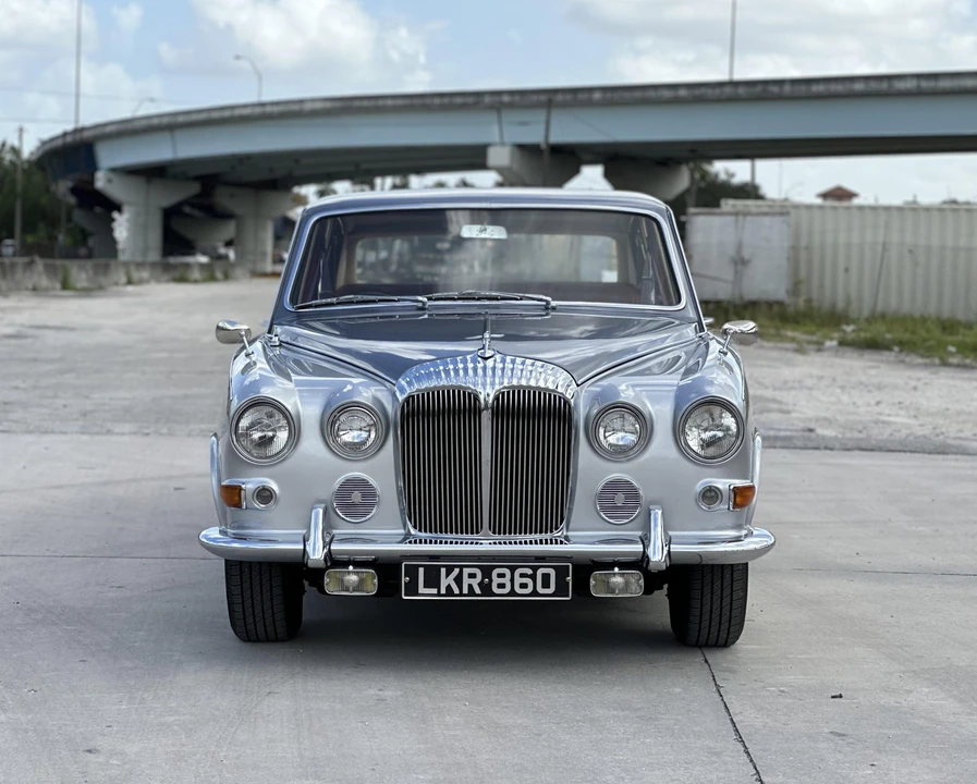 1969 Daimler - Image 17 of 31