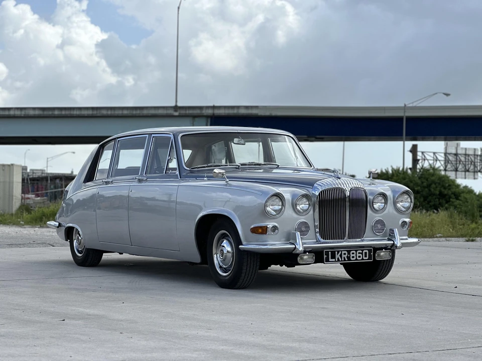 1969 Daimler - Image 9 of 31
