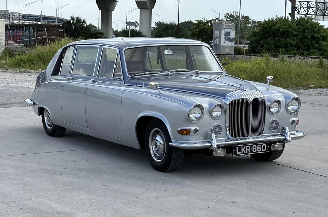 1969 Daimler - Image 10 of 31