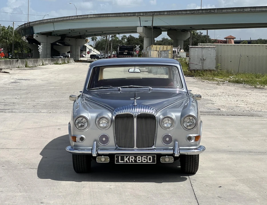 1969 Daimler - Image 16 of 31