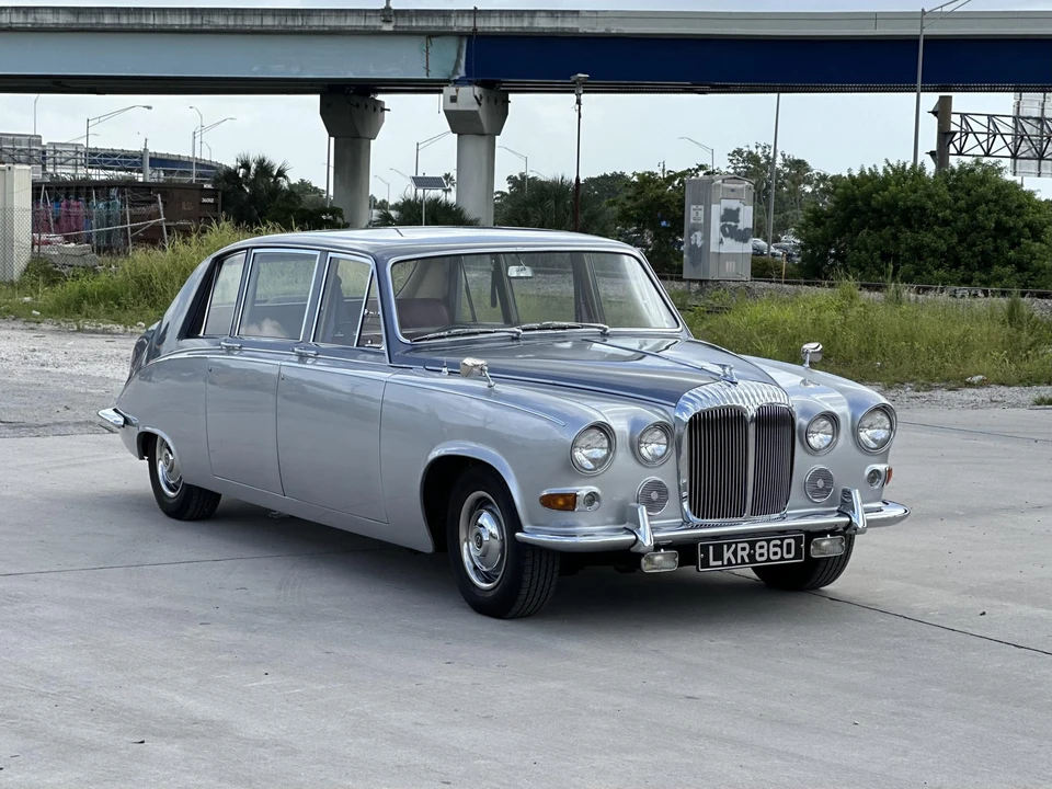 1969 Daimler - Image 11 of 31