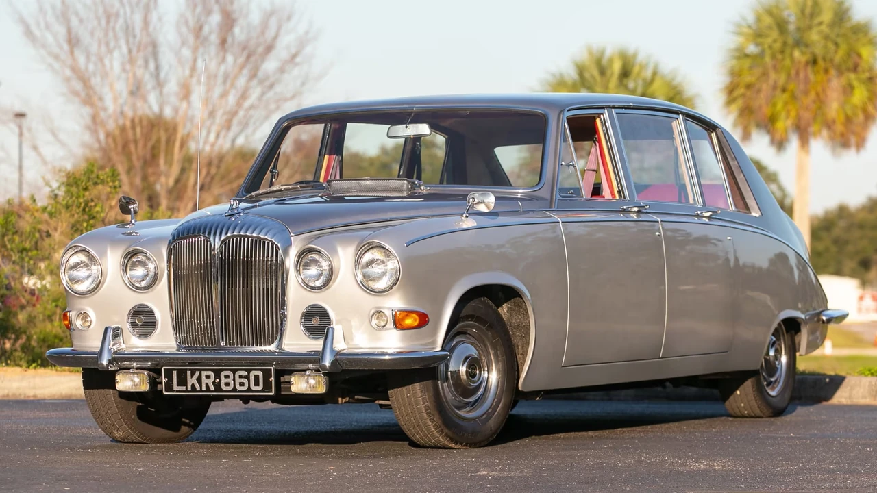 1969 Daimler - Image 3 of 31