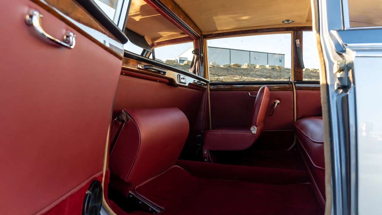 1969 Daimler - Image 15 of 18