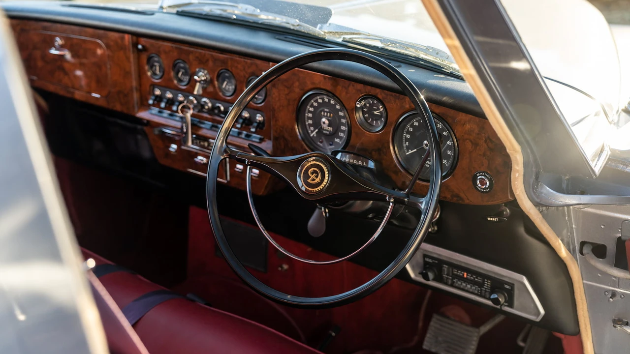 1969 Daimler - Image 16 of 18