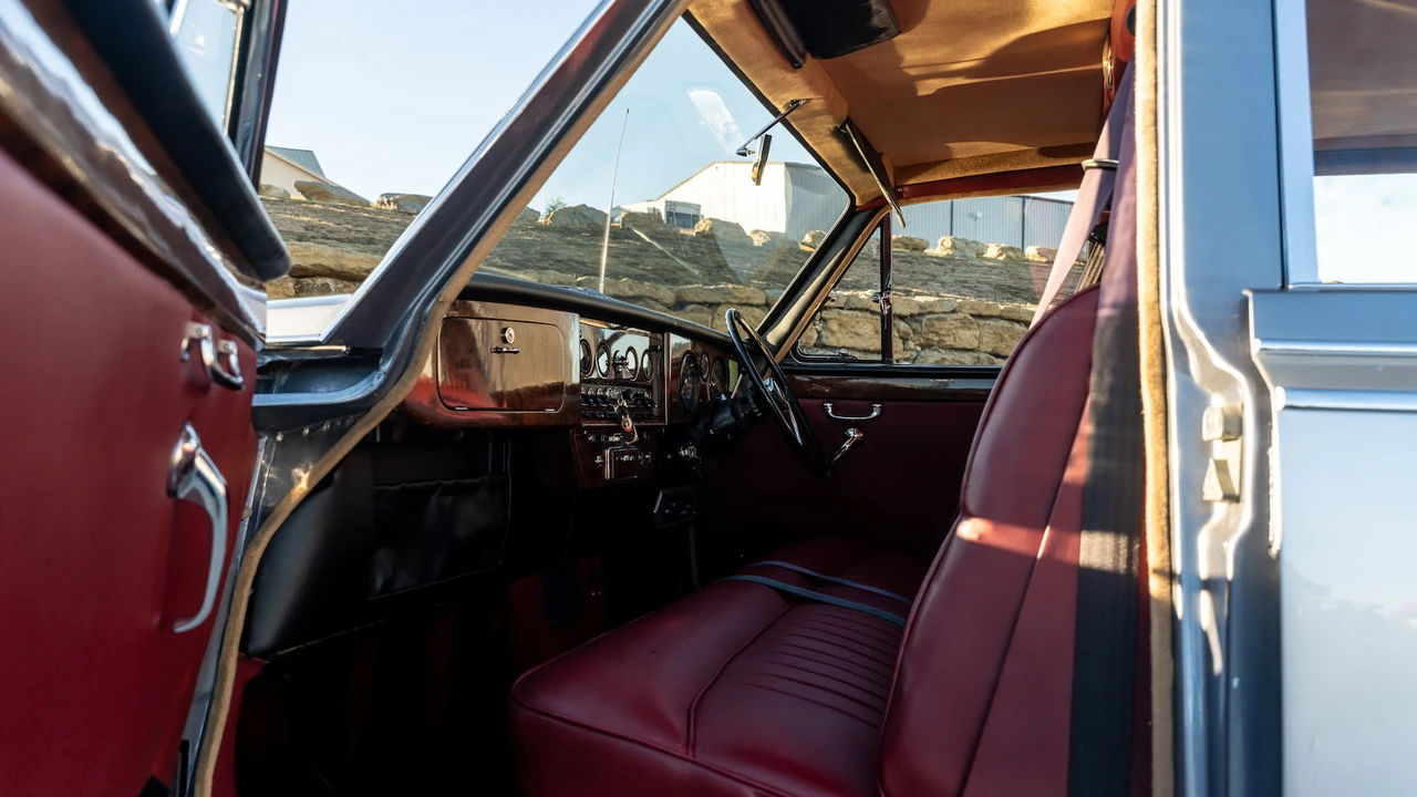 1969 Daimler - Image 17 of 18