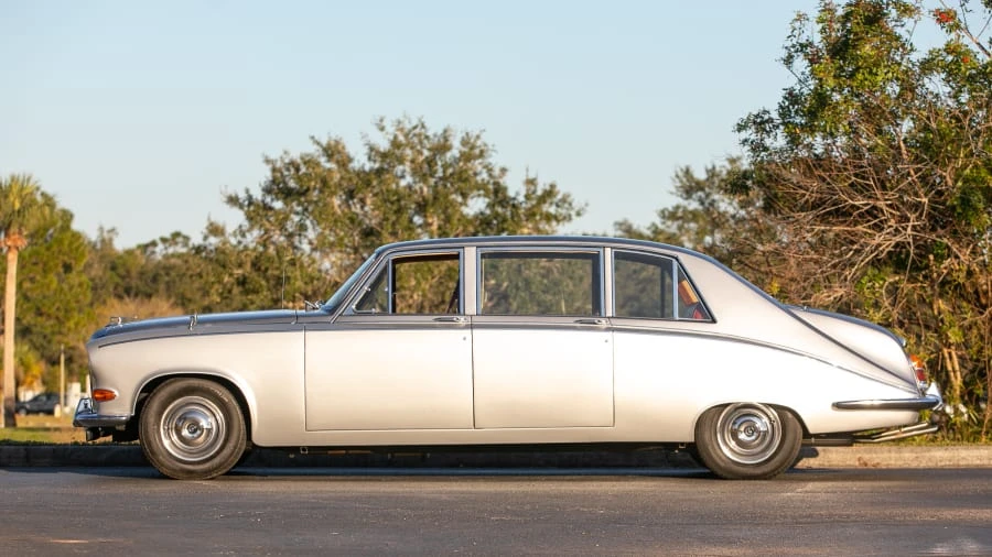 1969 Daimler - Image 2 of 16
