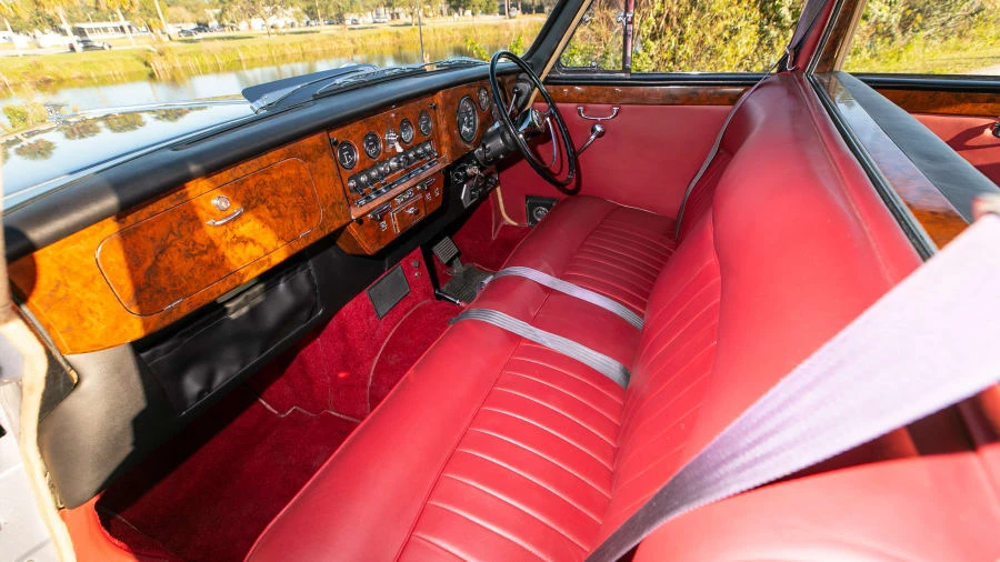 1969 Daimler - Image 10 of 16