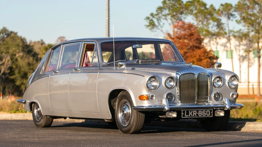 1969 Daimler - Image 9 of 16
