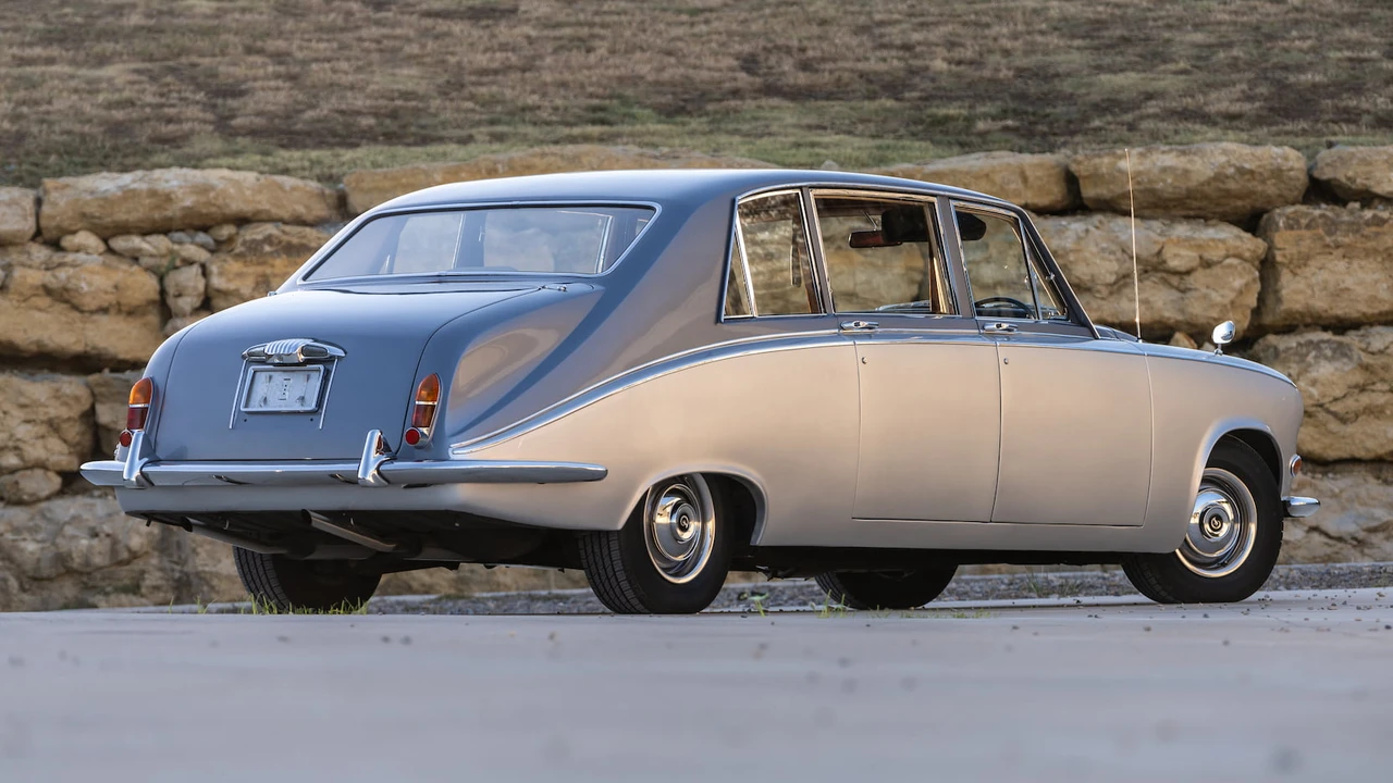 1969 Daimler - Image 3 of 18