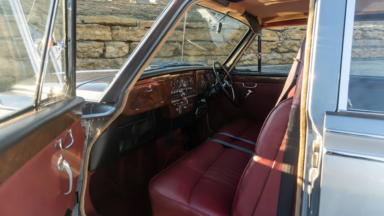 1969 Daimler - Image 5 of 18
