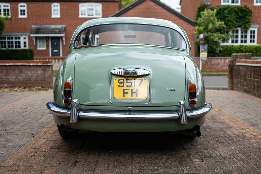 1969 Daimler SP250 - Image 16 of 30