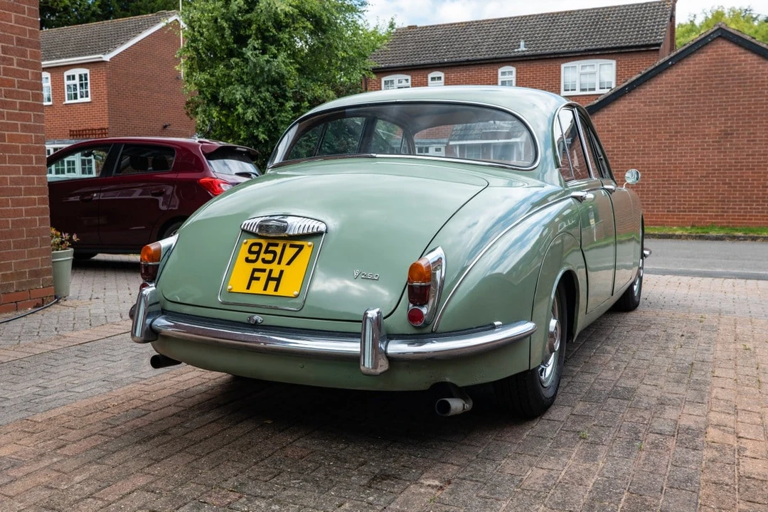 1969 Daimler SP250 - Image 4 of 30
