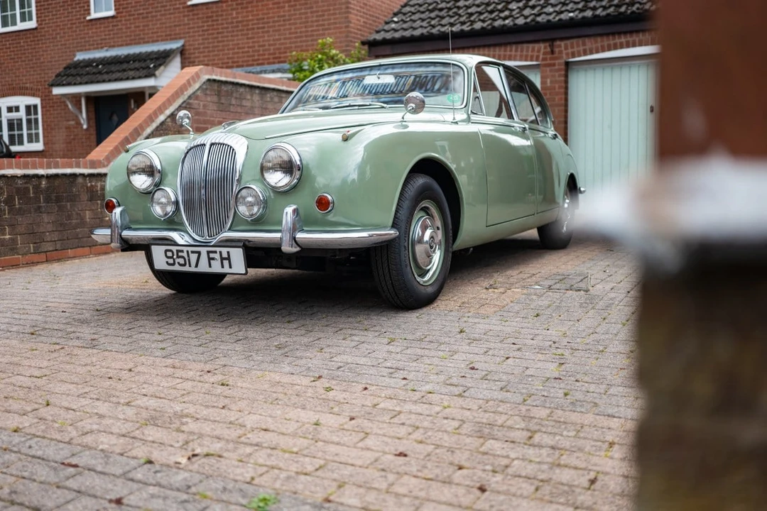 1969 Daimler SP250 - Image 10 of 30